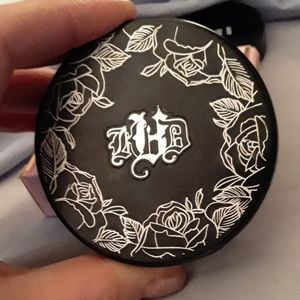 Urban decay powder in MEDIUM 5